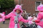 Deksels mooi uitgedoste meiden