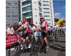 Zon, wind en jazz tijdens Leontien Ladies Ride Rotterdam Alexander